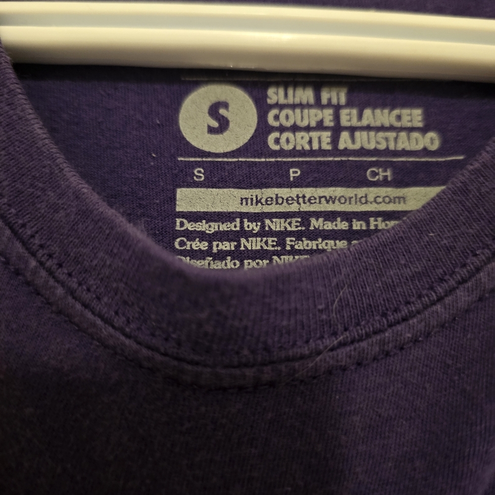 Nike Purple T-Shirt with Blue Swoosh - Picture 2 of 2